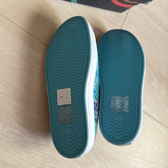 Skechers Cali Gear Turquoise and Purple Shoes NEW IN BOX - Picture 6 of 9